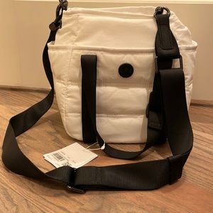 Lululemon Dash all day bucket bag